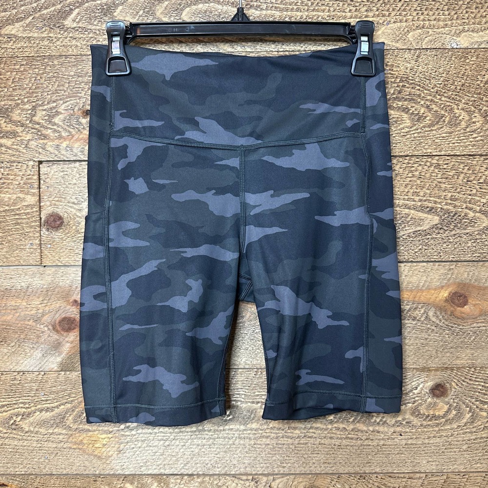 Athleta Stash Pocket Camo 7" Biker Shorts Size Small